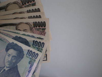 Yen, AGAM prevede deprezzamento del 13% contro dollaro