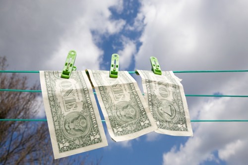 Dollaro debole, con la minaccia dei dazi. Corona svedese su dollaro