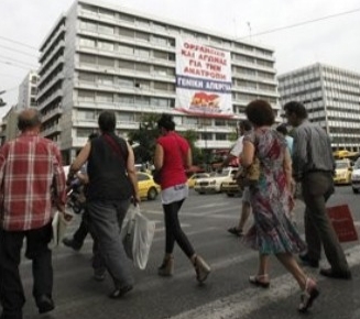 Grecia, Fmi e Ue consentono sblocco aiuti