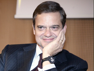 Bce, Bini Smaghi parla ai politici greci: “Default è un disastro”