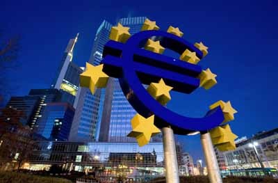 Euro scende a 1,2954 dollari dopo IFO tedesco
