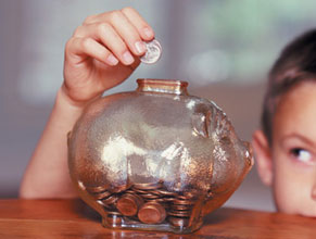 Crisi: solo il 30 per cento degli italiani risparmia