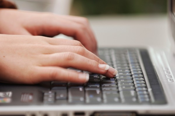 Dollaro forte: Fed congela i tassi