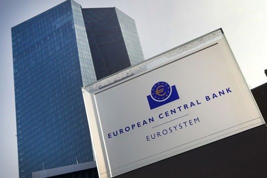 BCE rilancia quantitative easing pandemia: altri fondi bce aumenta fondi quantitative easing