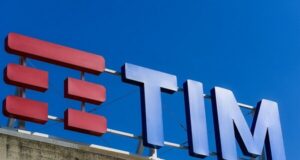 Tim, via libera a KKR ma con Golden Power