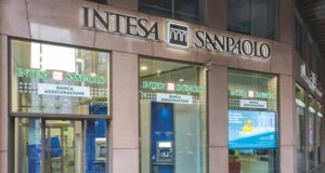 Intesa Sanpaolo compra Bitcoin, cosa succede?